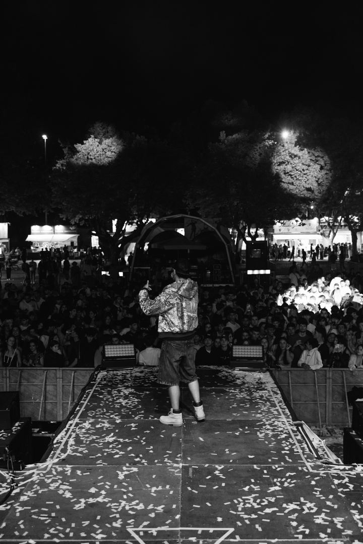CIMAOO em palco, de frente para o público